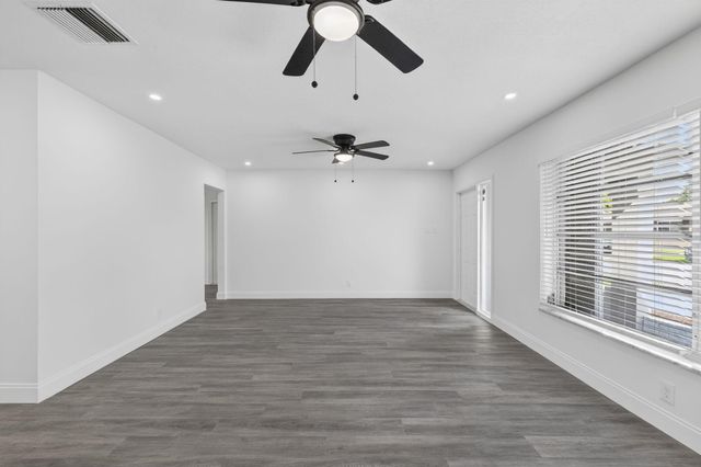 6101 NW 74th Avenue, Tamarac, FL 33321