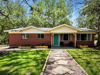 1423 W Ball Street, Weatherford, TX 76086