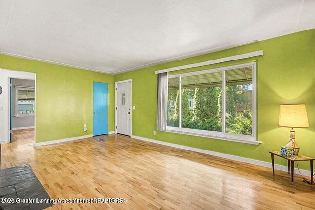 1424 Poxson Avenue, Lansing, MI 48910
