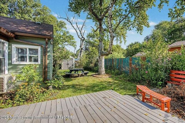 1424 Poxson Avenue, Lansing, MI 48910