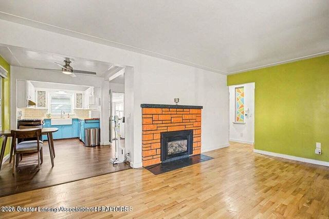 1424 Poxson Avenue, Lansing, MI 48910