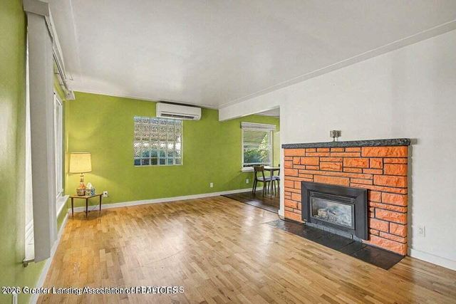 1424 Poxson Avenue, Lansing, MI 48910