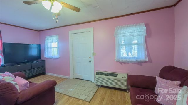 213 Bakery Lane, Statesville, NC 28677