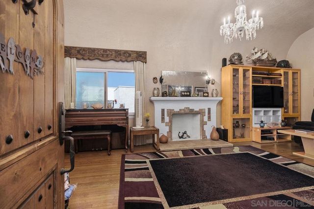 2881 Kalmia, San Diego, CA 92104