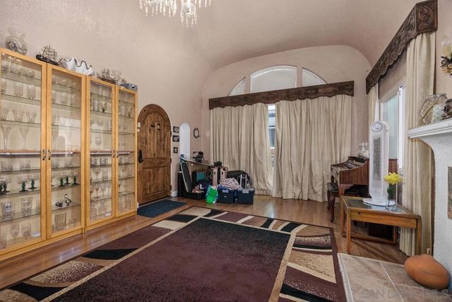 2881 Kalmia, San Diego, CA 92104
