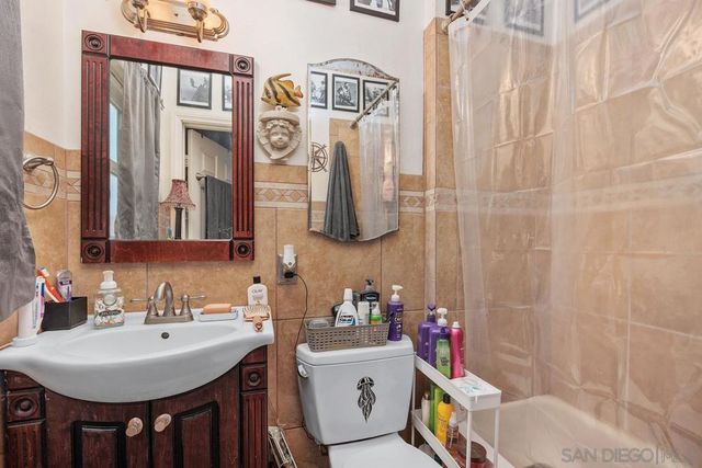 2881 Kalmia, San Diego, CA 92104