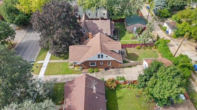 1329 Beech Street, Saint Paul, MN 55106
