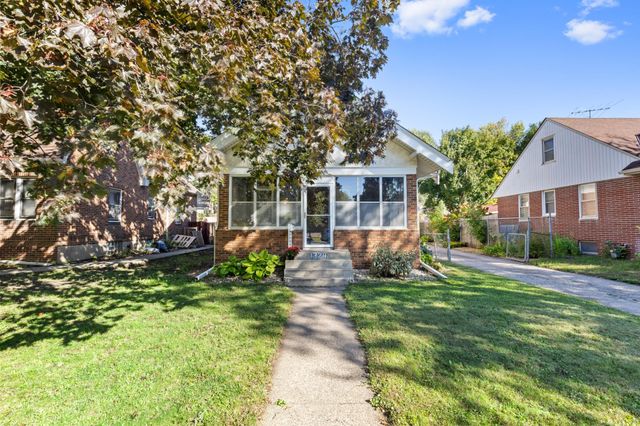 1329 Beech Street, Saint Paul, MN 55106