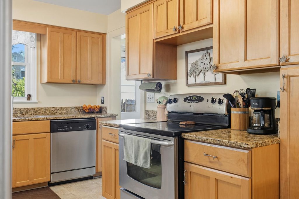 1329 Beech Street, Saint Paul, MN 55106 — photo 2