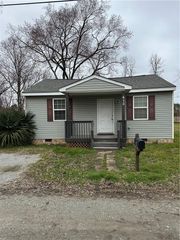 412 Pleasant ST, Suffolk, VA 23434