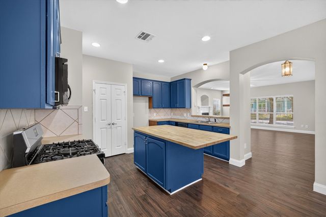 1209 Chattahoochee Drive, Savannah, TX 76227
