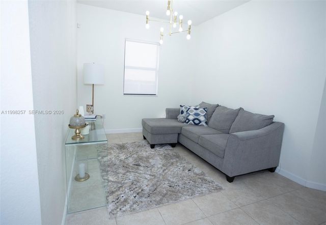 470 SE 34TH TER, Homestead, FL 33033