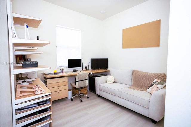 470 SE 34TH TER, Homestead, FL 33033