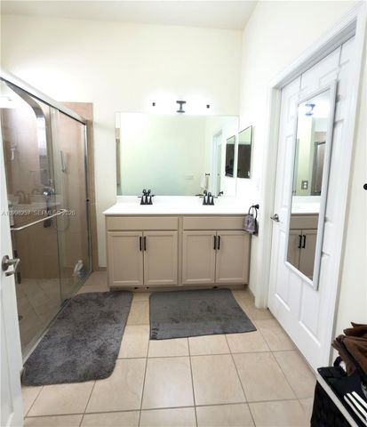 470 SE 34TH TER, Homestead, FL 33033