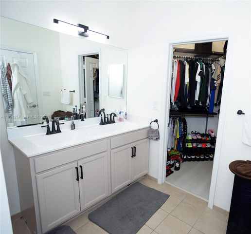 470 SE 34TH TER, Homestead, FL 33033