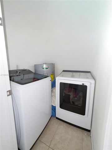 470 SE 34TH TER, Homestead, FL 33033