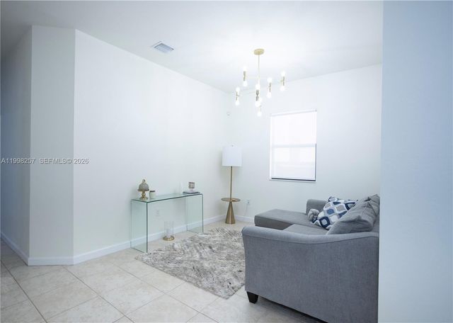 470 SE 34TH TER, Homestead, FL 33033