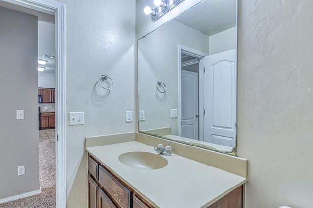 9540 SW 25th Street, Oklahoma City, OK 73128