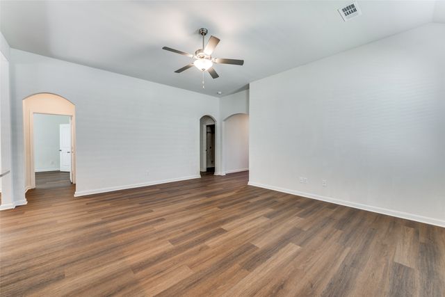 9709 Dan Meyer Drive, Fort Worth, TX 76140