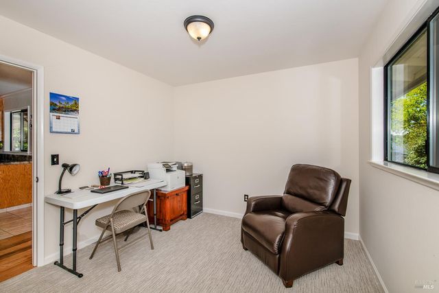 636 Bobelaine Dr, Santa Rosa, CA 95405