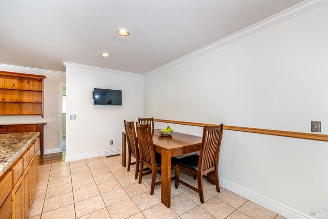 636 Bobelaine Dr, Santa Rosa, CA 95405