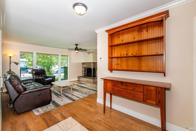 636 Bobelaine Dr, Santa Rosa, CA 95405