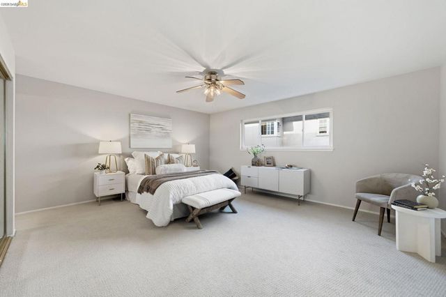 2133 Santa Clara Ave 206, Alameda, CA 94501