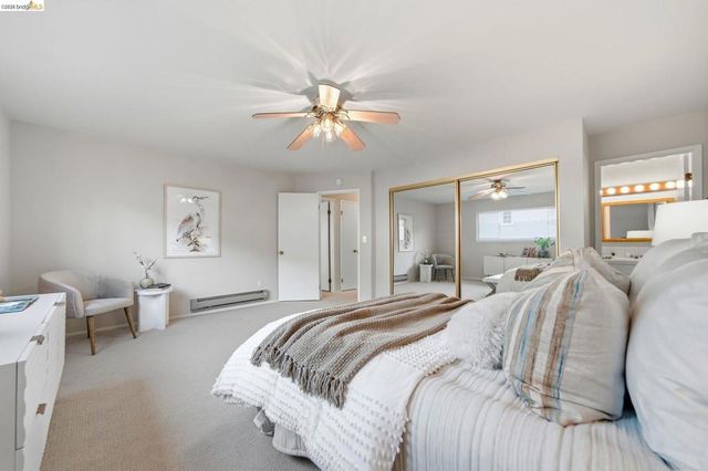 2133 Santa Clara Ave 206, Alameda, CA 94501