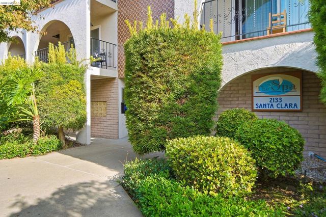 2133 Santa Clara Ave 206, Alameda, CA 94501