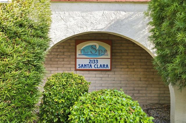 2133 Santa Clara Ave 206, Alameda, CA 94501