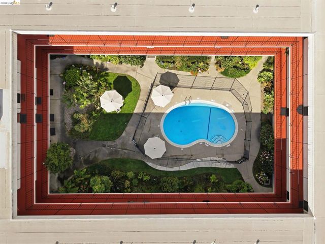 2133 Santa Clara Ave 206, Alameda, CA 94501