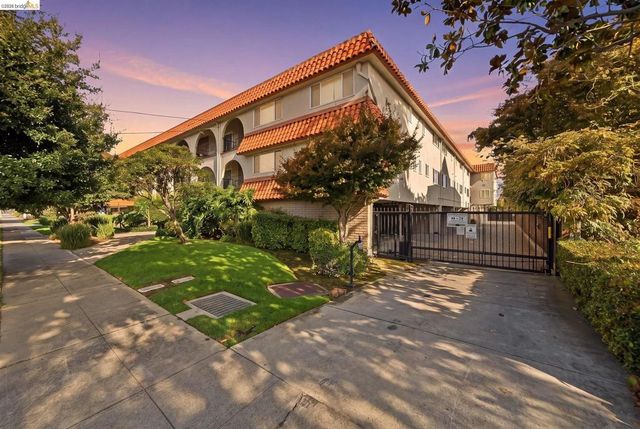 2133 Santa Clara Ave 206, Alameda, CA 94501