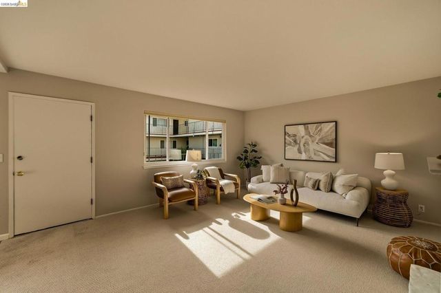 2133 Santa Clara Ave 206, Alameda, CA 94501