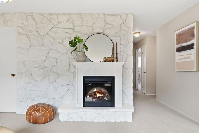2133 Santa Clara Ave 206, Alameda, CA 94501