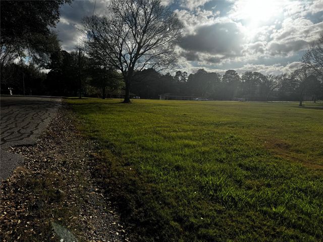 2203 Shannon Drive, Huntsville, TX 77320