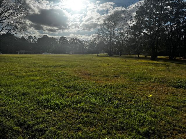 2203 Shannon Drive, Huntsville, TX 77320