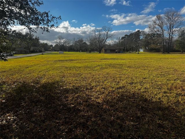 2203 Shannon Drive, Huntsville, TX 77320