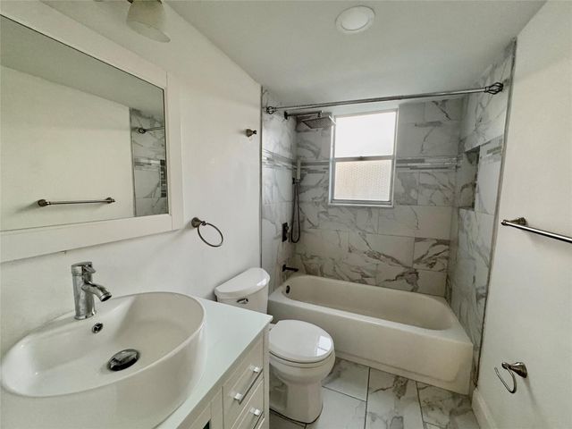 2821 Somerset Drive 216, Lauderdale Lakes, FL 33311