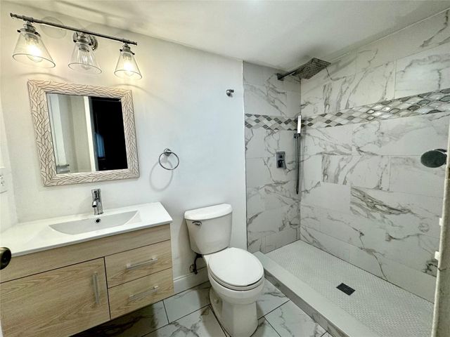 2821 Somerset Drive 216, Lauderdale Lakes, FL 33311