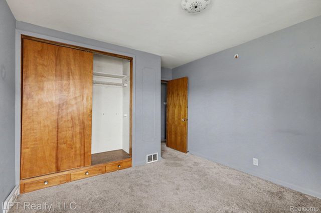 11635 Farley, Redford Charter Township, MI 48239