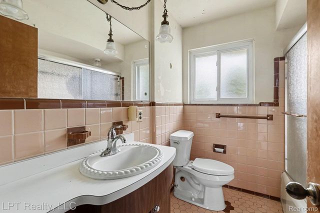 11635 Farley, Redford Charter Township, MI 48239