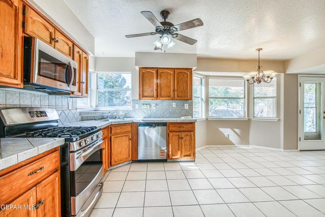 1557 Plaza verde Drive, El Paso, TX 79912