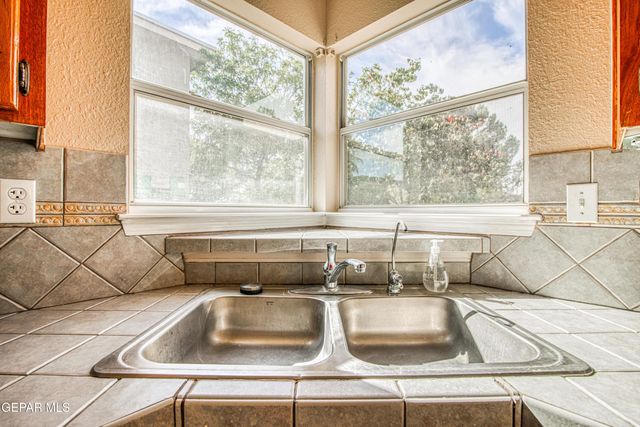 1557 Plaza verde Drive, El Paso, TX 79912