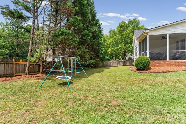 1900 Austin Place Lane, Winston Salem, NC 27127