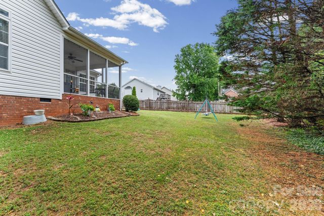 1900 Austin Place Lane, Winston Salem, NC 27127