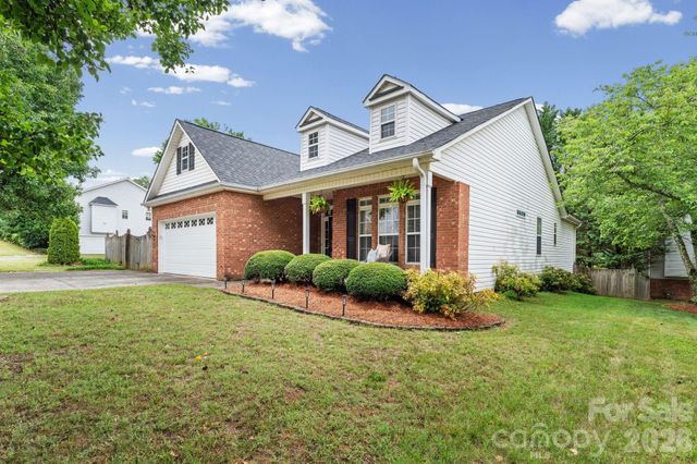 1900 Austin Place Lane, Winston Salem, NC 27127