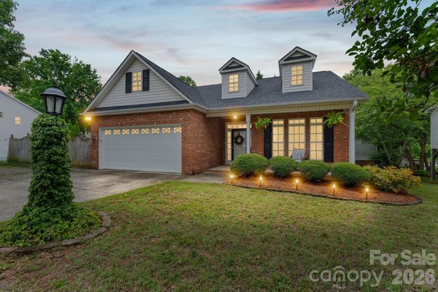 1900 Austin Place Lane, Winston Salem, NC 27127