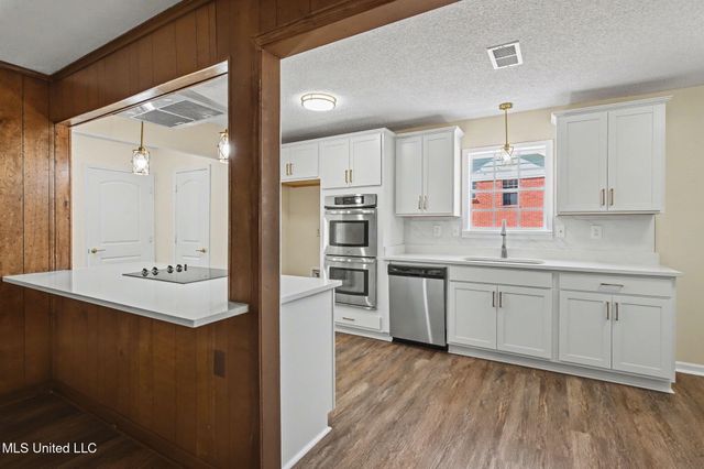 4490 S Big Horn Drive, Nesbit, MS 38651