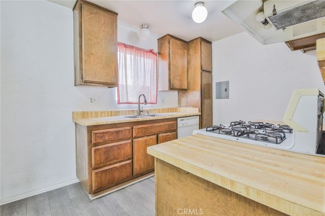 15927 Santa Ana Avenue 3, Bellflower, CA 90706