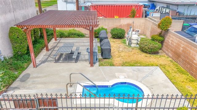 15927 Santa Ana Avenue 3, Bellflower, CA 90706